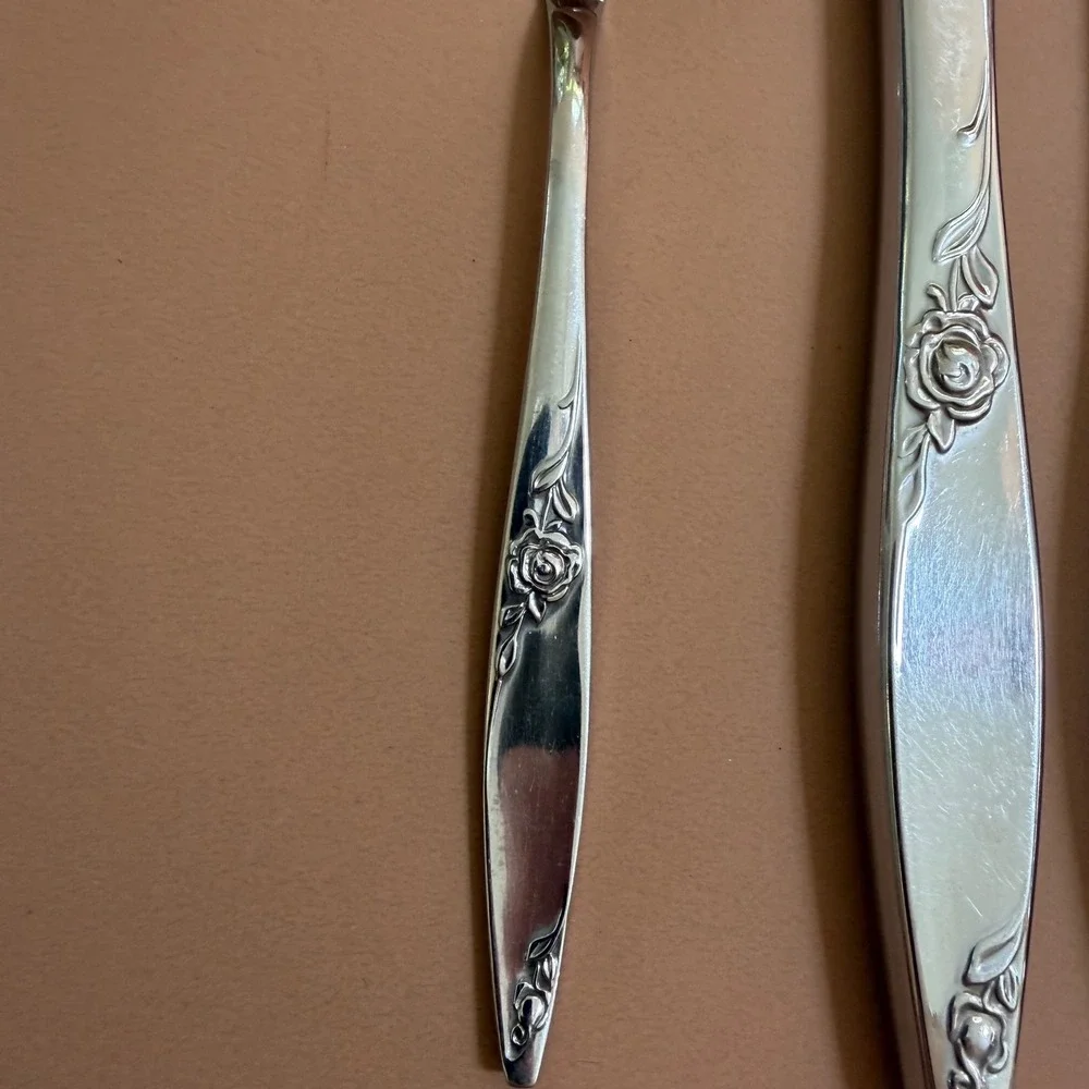 West Bend Twilight Rose Stainless Flatware 10 Dinner Knives Master Butter Knife